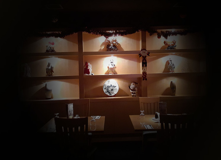 Royal Pacific restaurant interior